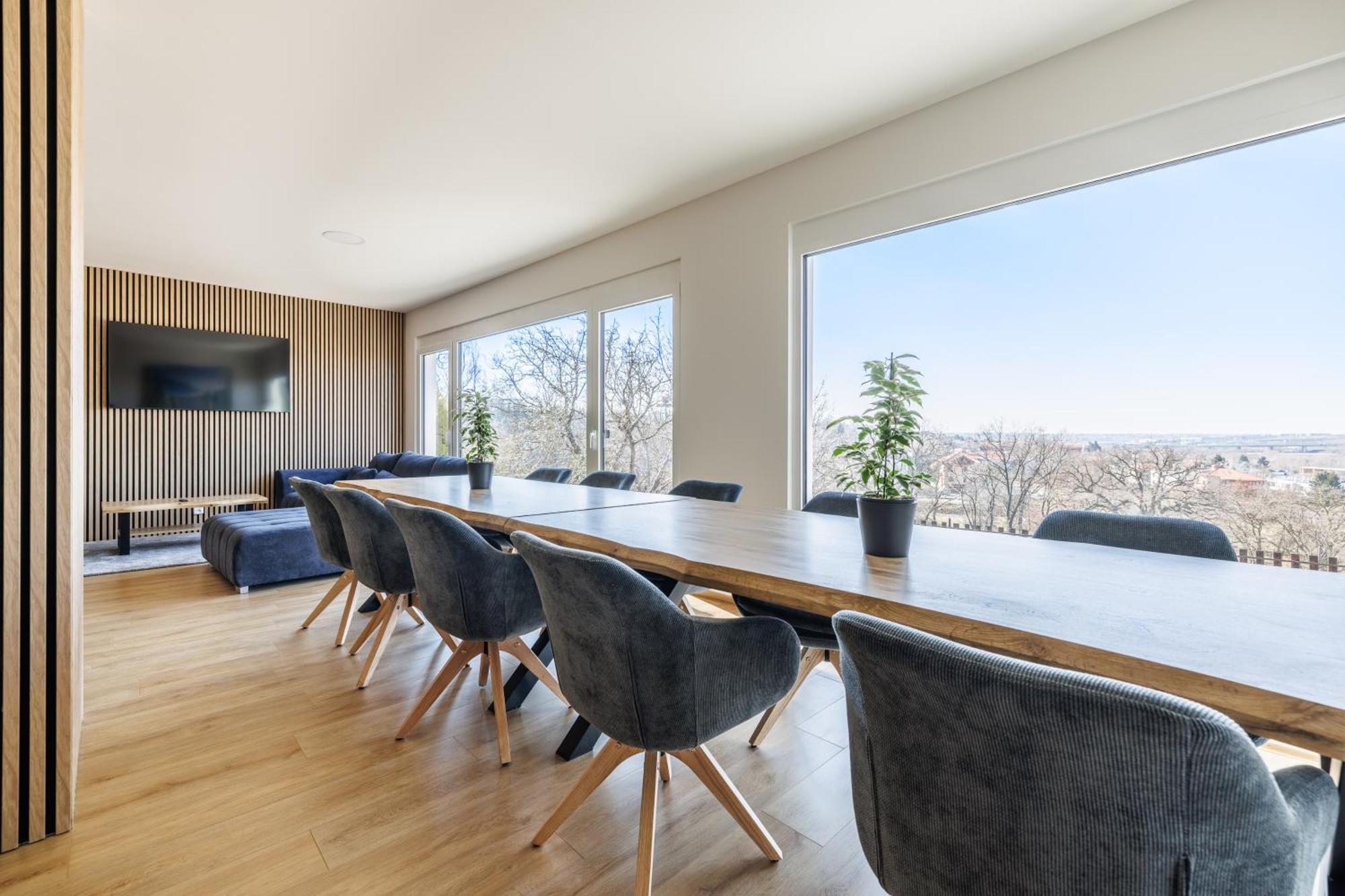Apartament Airport Luxury & *