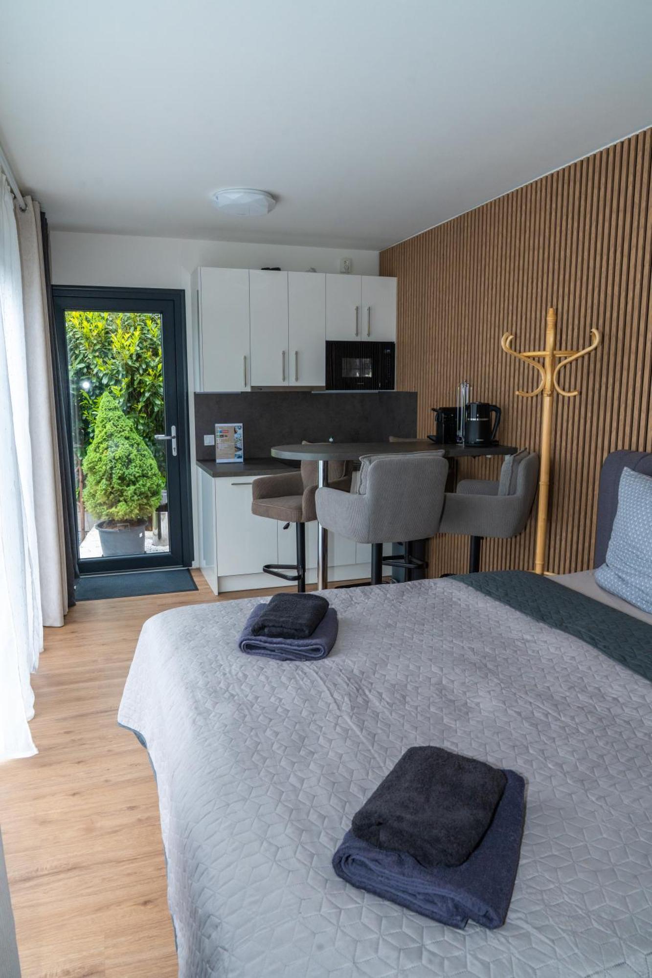 Apartament Airport Luxury & *