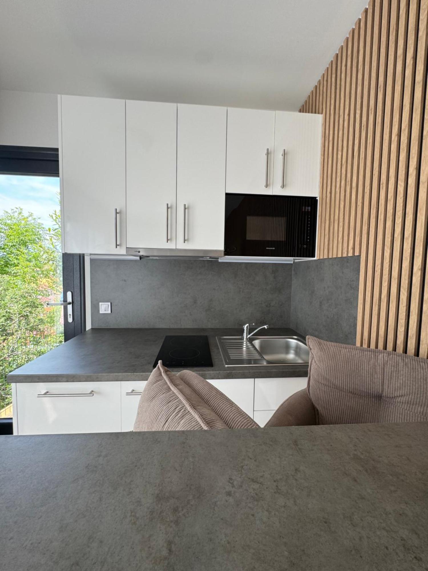 Apartament Airport Luxury & *